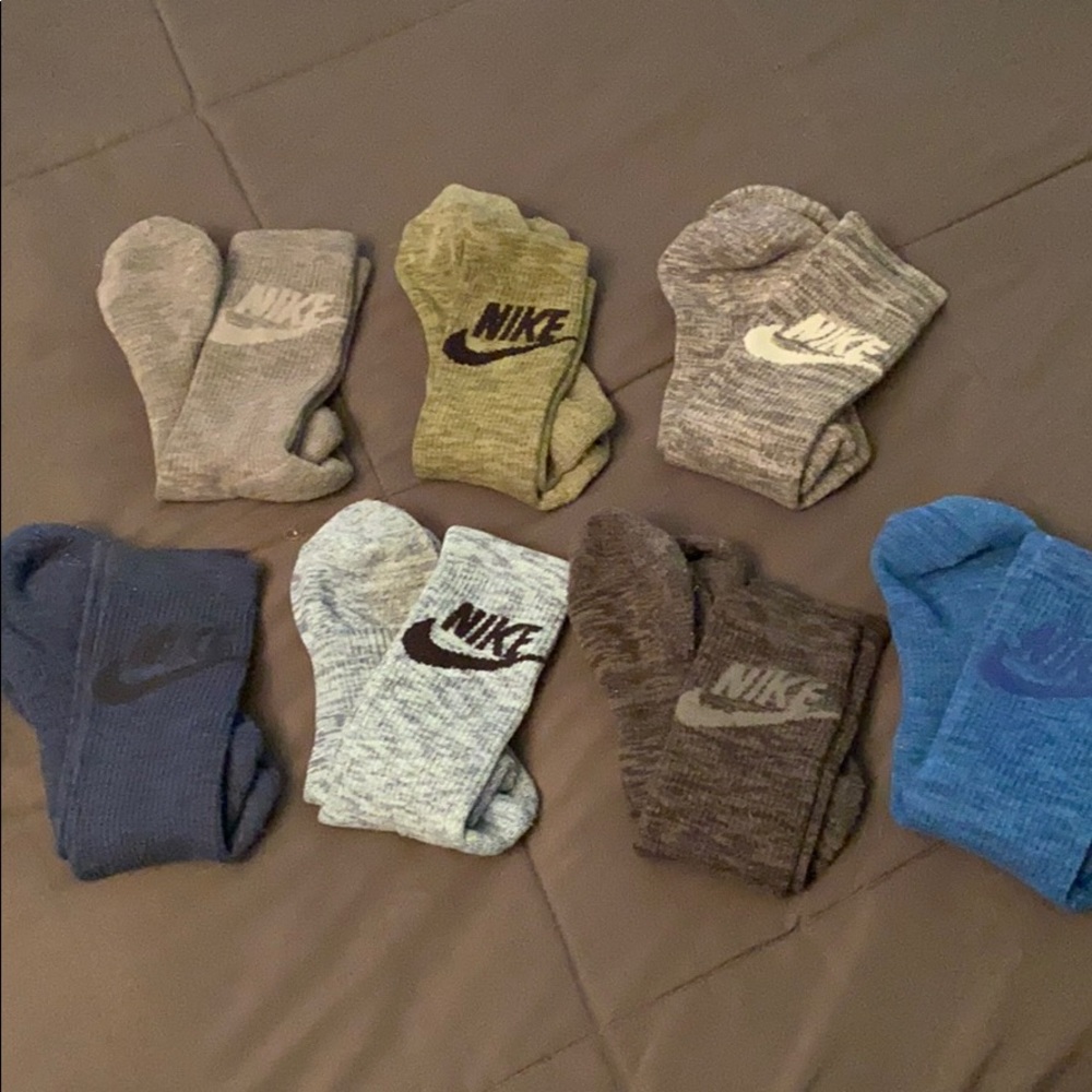 7 pairs Men’s medium Nike sport socks